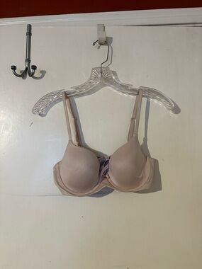 Victoria's Secret Light Nude Padded T-Shirt Bra